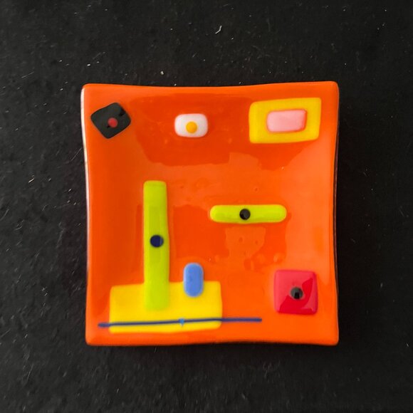 *Signed*  Mid-Century Modern Art Glass Dish 7” x 7” - Picture 8 of 9